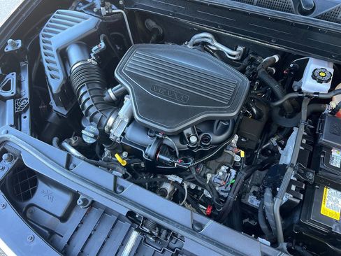 Used 2021 GMC Acadia SLE w/ Driver Convenience Package AWD/4WD image 30