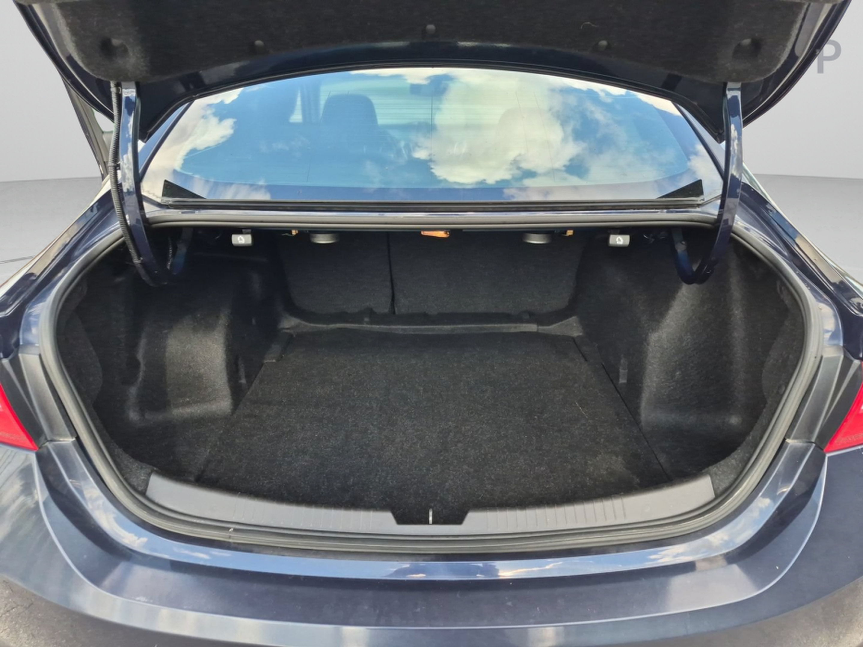 Used 2018 Chevrolet Malibu LT w/ Leather Package FWD image 31