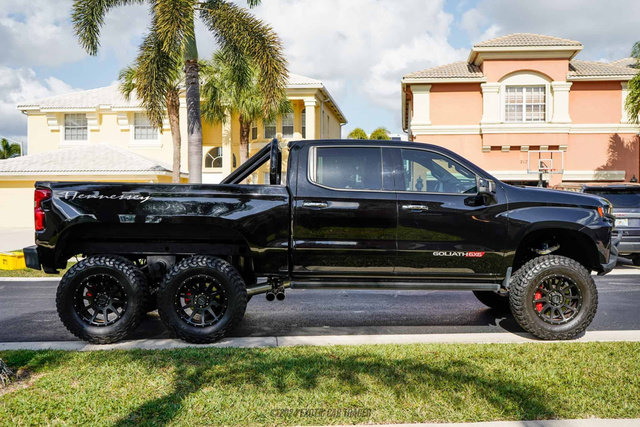 Used 2019 Chevrolet Silverado 1500 High Country w/ Technology Package AWD/4WD image 9