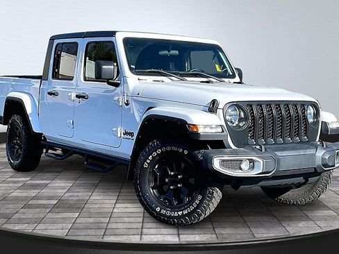 Used 2021 Jeep Gladiator Sport AWD/4WD image 13