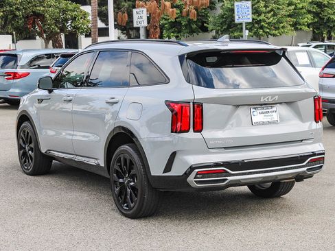 Used 2023 Kia Sorento SX image 7