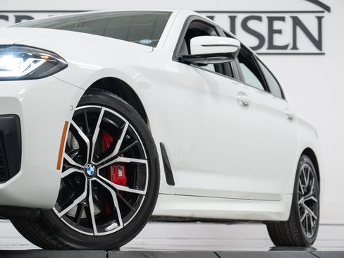 Used 2023 BMW 540i xDrive w/ M Sport Package image 27