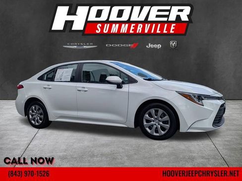 Used 2024 Toyota Corolla LE image 1