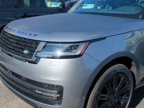 New 2026 Land Rover Range Rover SE image 10