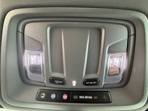 Used 2022 Chevrolet Silverado 1500 Custom AWD/4WD image 16
