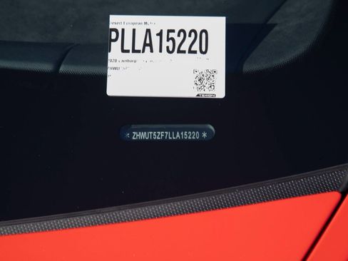 Used 2020 Lamborghini Huracan EVO image 31