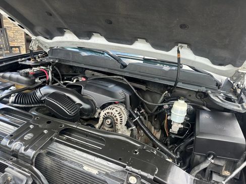 Used 2010 Chevrolet Silverado 1500 LT AWD/4WD image 34