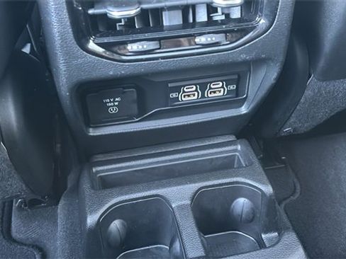 Used 2025 Jeep Grand Cherokee L Limited w/ Luxury Tech Group II image 9