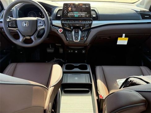 New 2026 Honda Odyssey Touring image 8