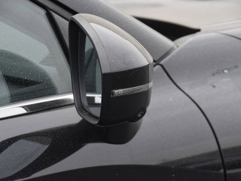 Used 2024 Mitsubishi Outlander SE image 29