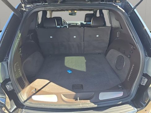 Used 2019 Jeep Grand Cherokee Overland image 14