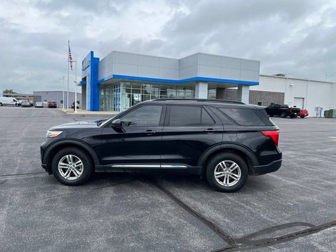 Used 2020 Ford Explorer XLT AWD/4WD image 4