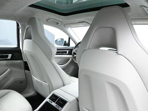 Certified 2020 Porsche Panamera GTS image 9