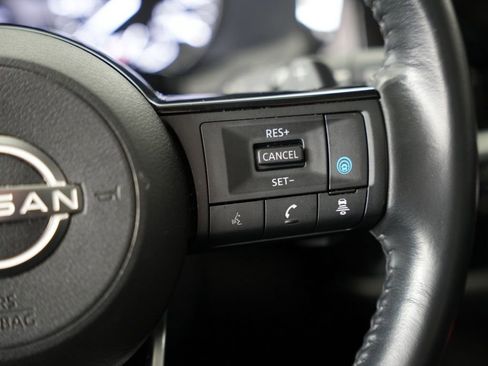 Used 2022 Nissan Pathfinder SV w/ SV Premium Package AWD/4WD image 11