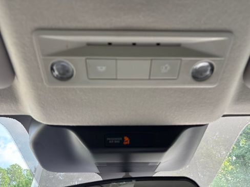 Used 2025 Nissan Kicks SV FWD image 24