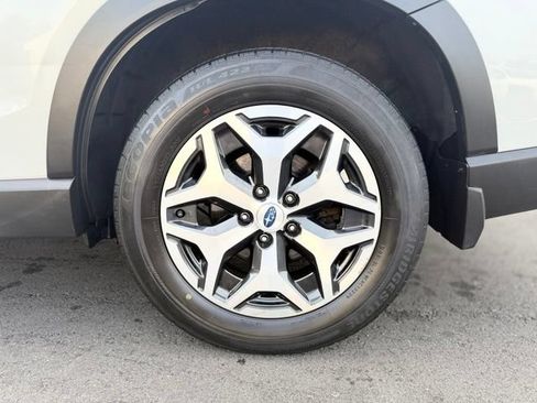 Used 2023 Subaru Forester Premium AWD/4WD image 28