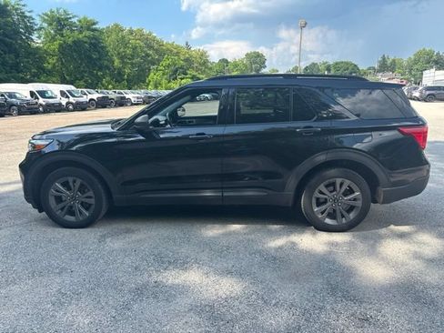 Used 2021 Ford Explorer XLT w/ Equipment Group 202A AWD/4WD image 7