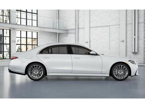 New 2025 Mercedes-Benz S 580 4MATIC Sedan image 2