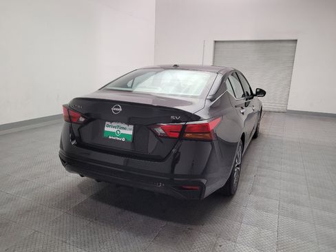 Used 2024 Nissan Altima 2.5 SV FWD image 7
