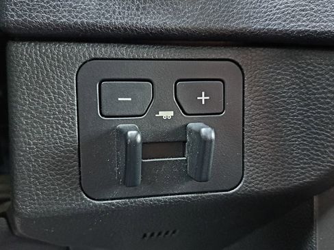 Used 2023 Toyota Tundra SR5 w/ SR5 Premium Package image 15