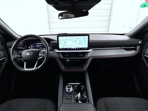 Used 2025 Ford Explorer ST-Line w/ ST-Line Street Pack image 13