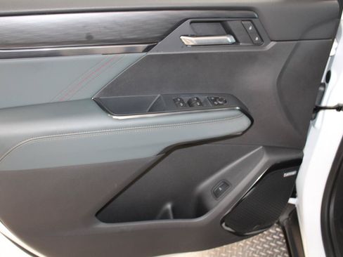 Used 2026 GMC Acadia AT4 w/ Luxury Package AWD/4WD image 28
