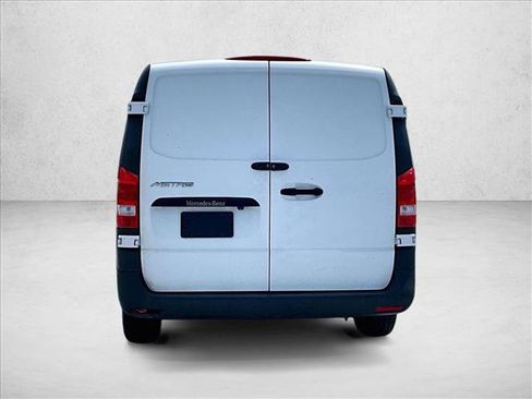Used 2022 Mercedes-Benz Metris image 4