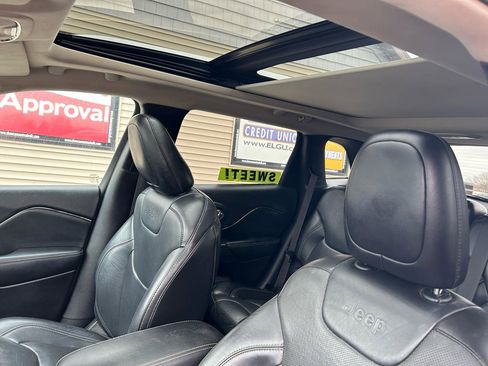 Used 2015 Jeep Cherokee Limited w/ Luxury Group image 18