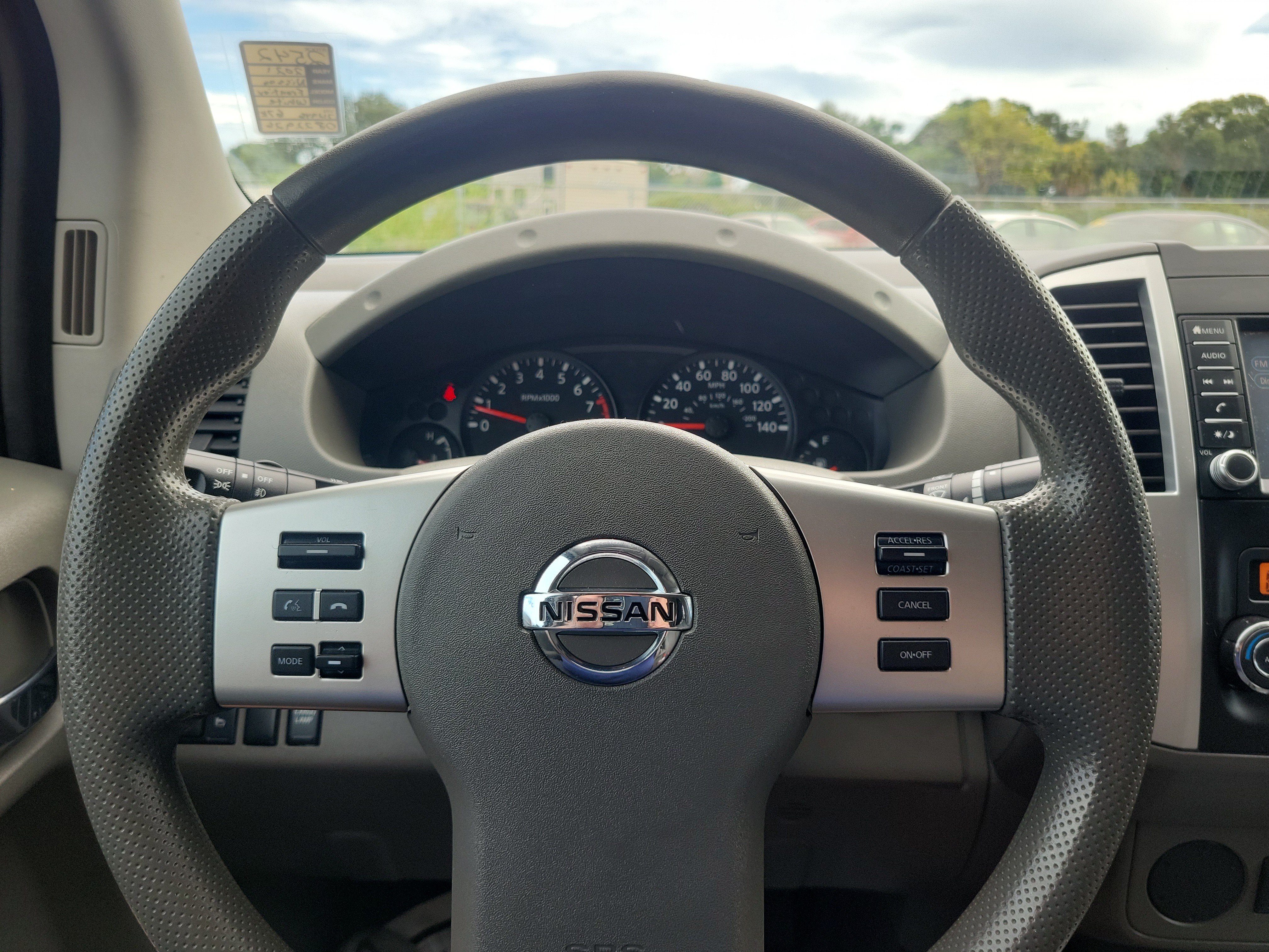 Used 2021 Nissan Frontier SV w/ Midnight Edition Floor Mats RWD image 14