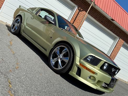 Used 2005 Ford Mustang GT Premium image 24