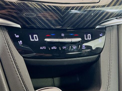 Used 2024 Cadillac XT6 Premium Luxury image 15