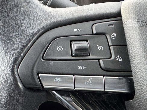 Used 2022 Cadillac XT6 Premium Luxury image 13