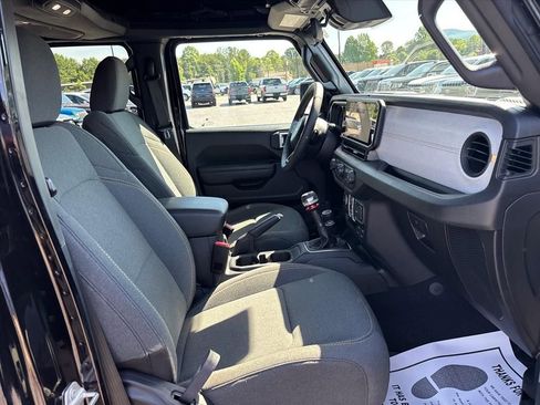 Used 2024 Jeep Wrangler Unlimited Sport AWD/4WD image 12