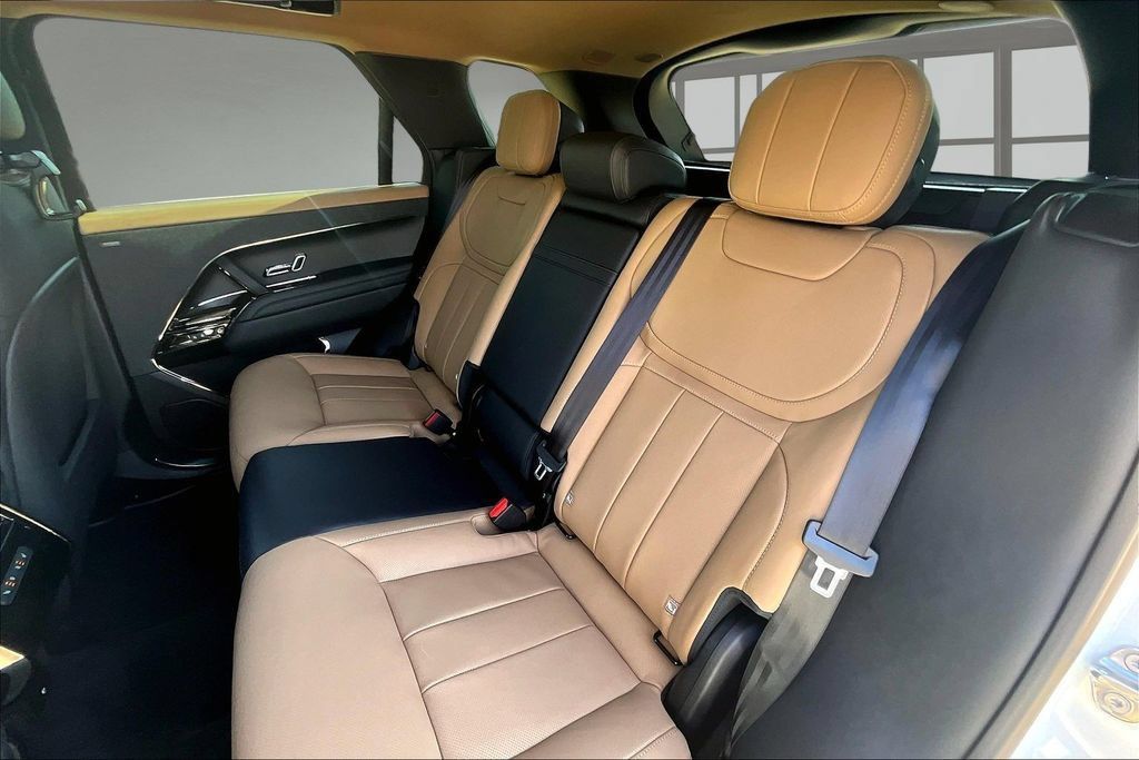 New 2026 Land Rover Range Rover Sport Dynamic SE AWD/4WD image 10