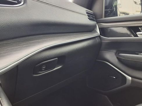 Used 2024 Jeep Wagoneer L Series II w/ Flexible Seating Group image 23