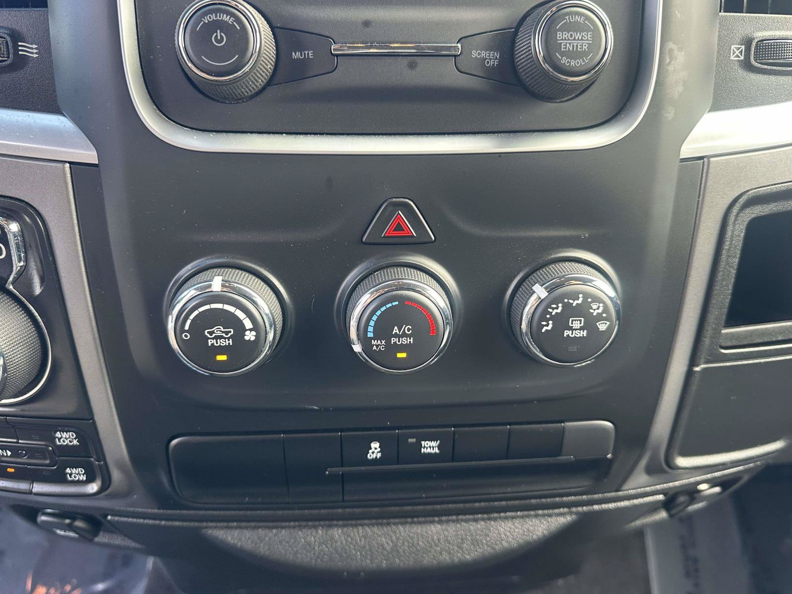 Used 2024 RAM 1500 Classic SLT AWD/4WD image 13