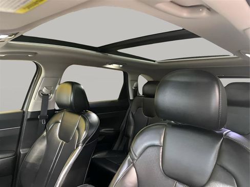 Used 2021 Kia Sorento S w/ Panoramic Sunroof Package AWD/4WD image 10