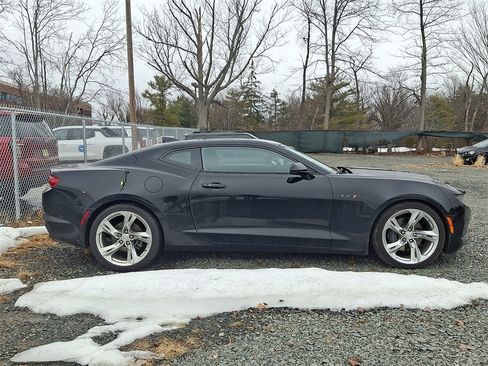 Used 2021 Chevrolet Camaro LT image 5