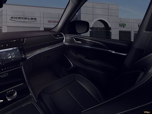 New 2026 Jeep Grand Cherokee Limited w/ Limited Altitude Package image 19