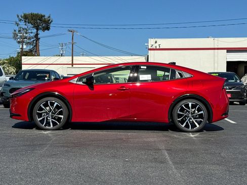New 2026 Toyota Prius Plug-In Hybrid FWD image 6