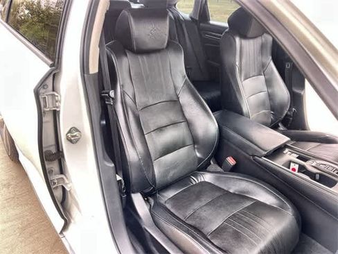 Certified 2018 Honda Accord Touring image 12