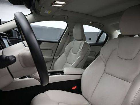 Used 2025 Volvo S60 B5 Plus AWD/4WD image 10