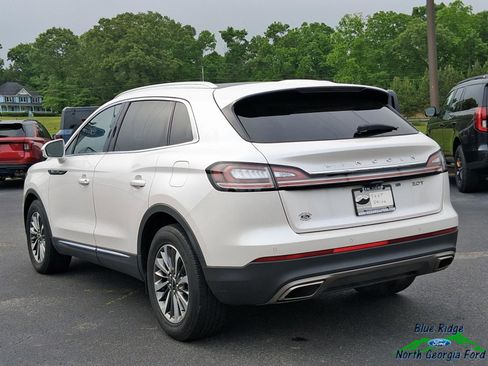 Used 2019 Lincoln Nautilus Select FWD image 3