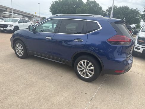 Used 2018 Nissan Rogue SV FWD image 4