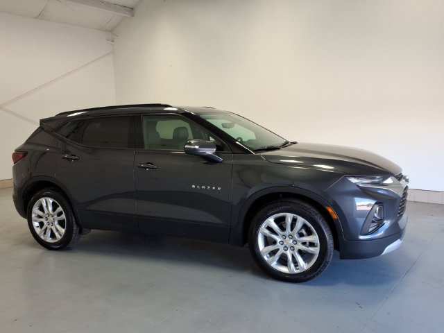 Used 2021 Chevrolet Blazer LT w/ Sound & Technology Package FWD image 2