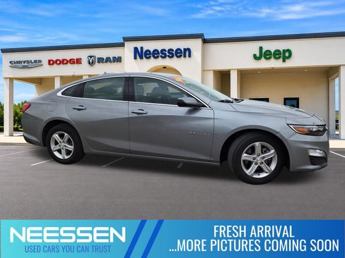 Used 2024 Chevrolet Malibu LT FWD image 1