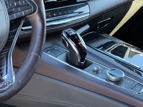 Used 2024 Cadillac Escalade ESV V w/ Heavy-Duty Trailer Package image 20