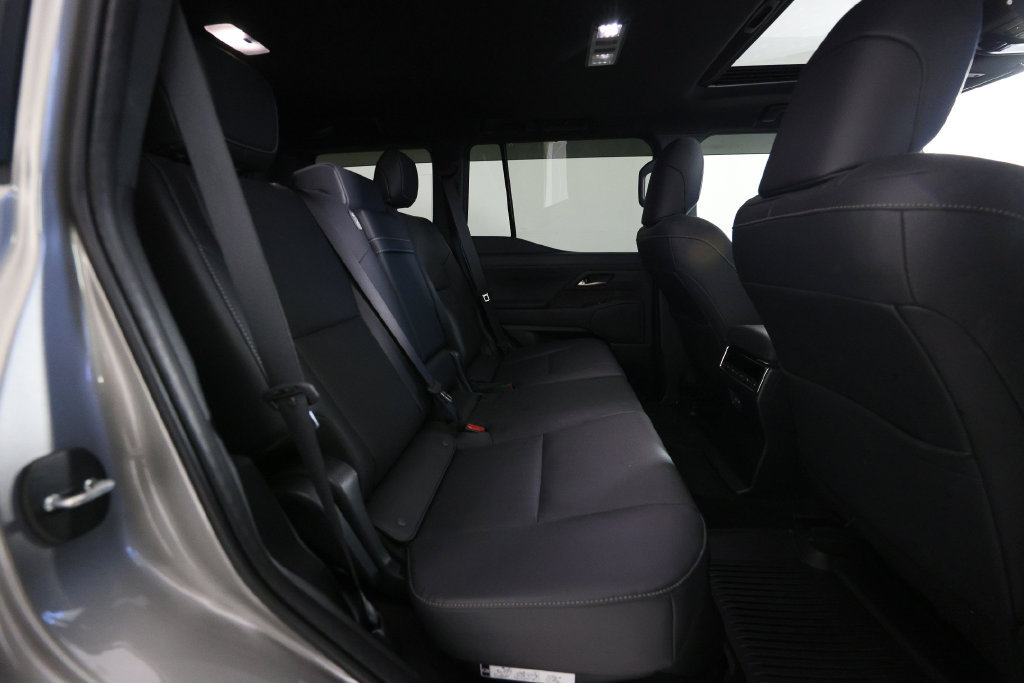 Used 2026 Lexus GX 550 w/ Accessory Package (2T) AWD/4WD image 11