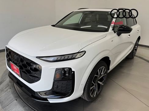 New 2026 Audi Q3 quattro 2.0T AWD/4WD image 3