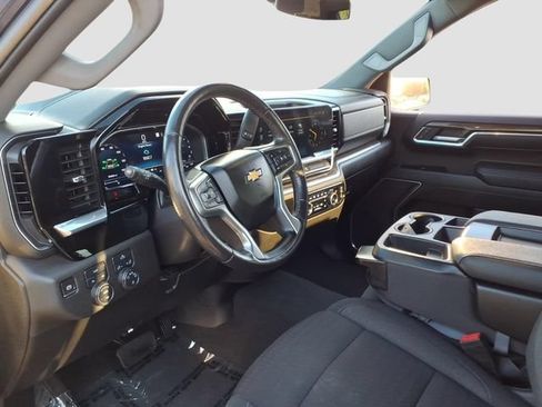 Used 2022 Chevrolet Silverado 1500 LT AWD/4WD image 12